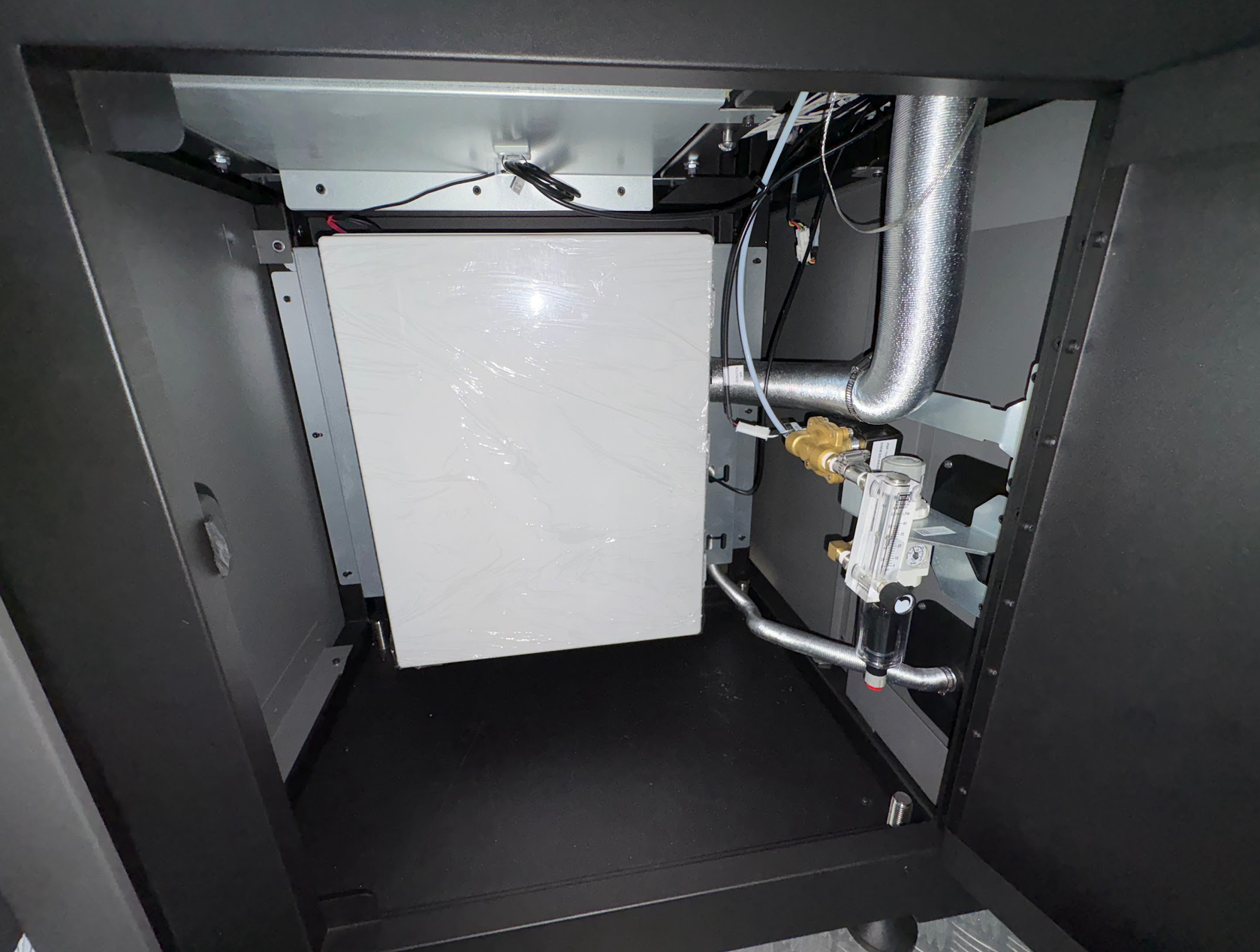 打開右側 air handling 維護門