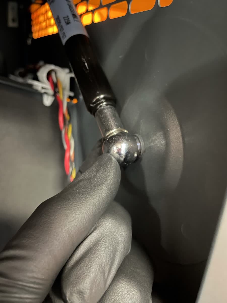 Replacing the Form 3L cover and gas spring | Formlabs