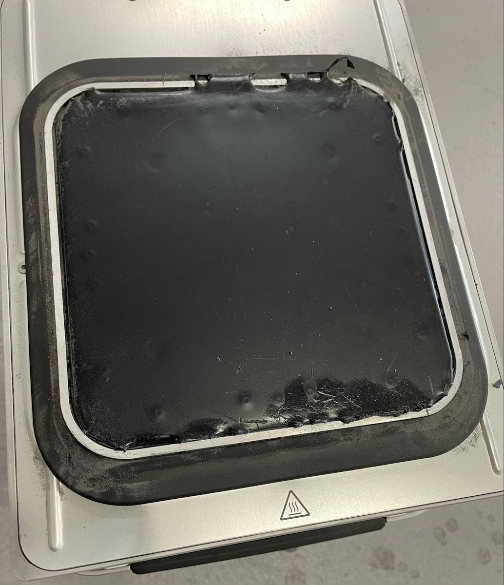 預列印熔融：表面霧且黏床，優先檢查成型粉槽電氣接點