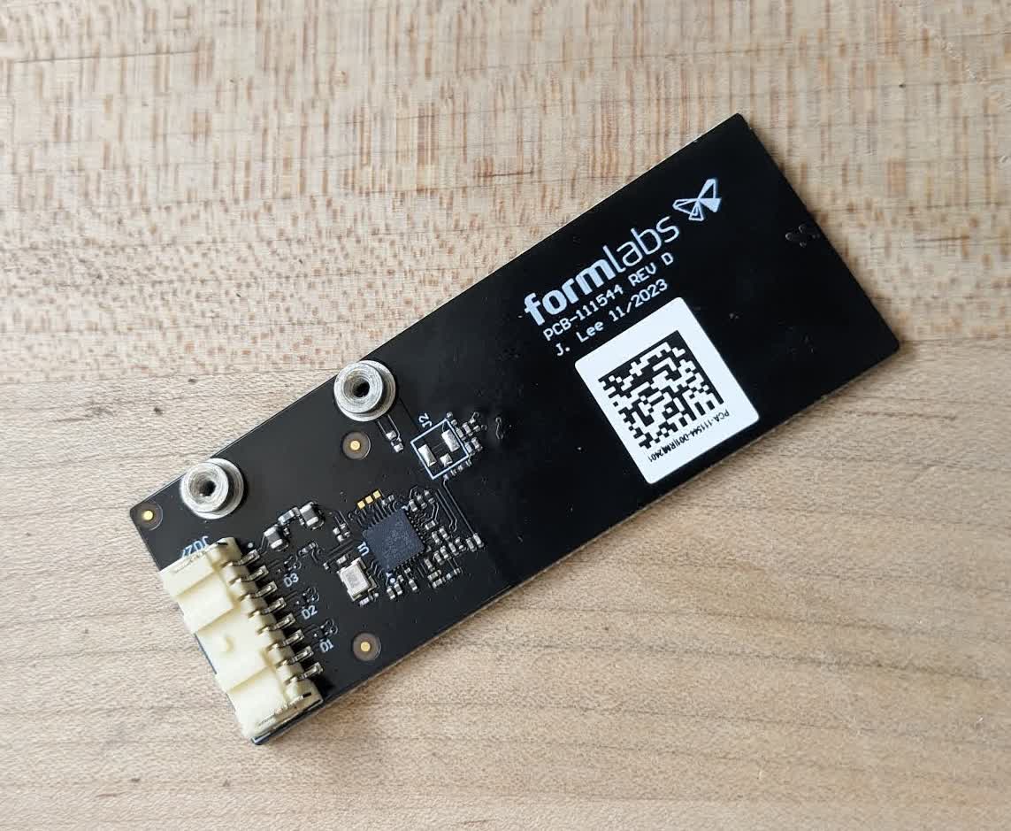 Replacing the Form 4 resin cartridge RFID board | Formlabs