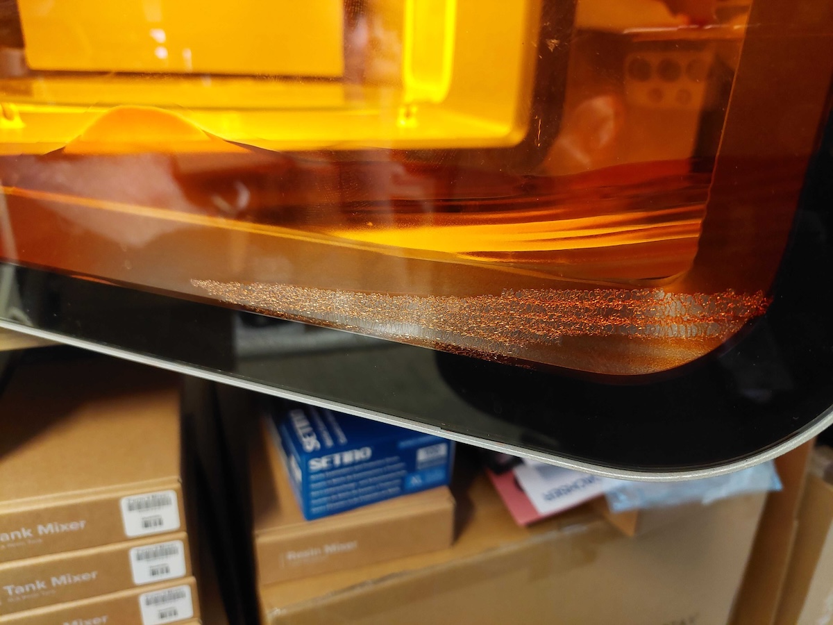 Form Cure L V2 unit showing bubbling from Resin Washing Solution