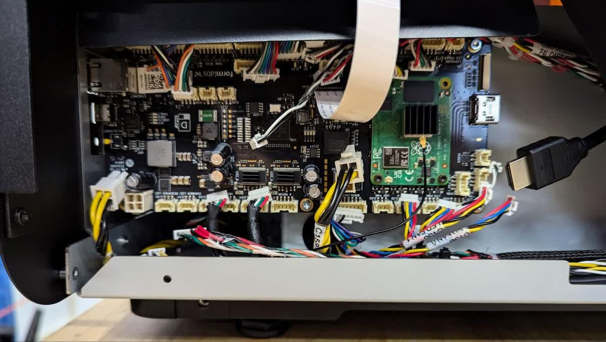 f4l-replacement-mobo.jpg