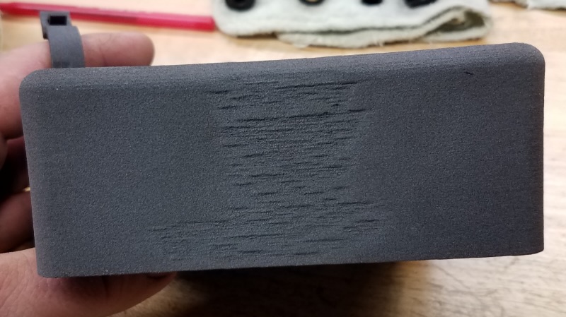 垂直表面出現沿層線的橘皮紋