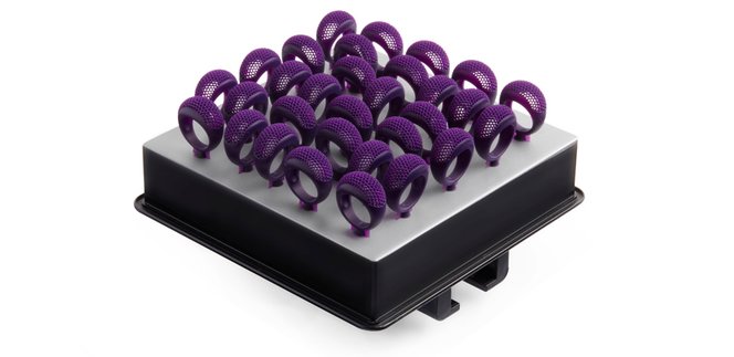 Materiali ad alta prestazione per la stampa 3D come la Castable Wax Resin aiutano designer di gioielleria e fabbricanti ad aumentare la produzione in-house.