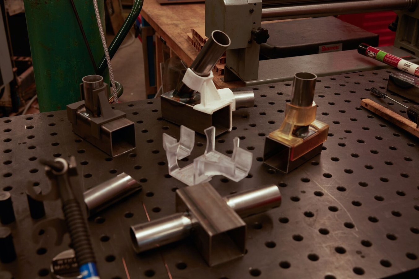 金属加工企業、Rigid 10Kレジンで溶接治具を3Dプリント | Formlabs